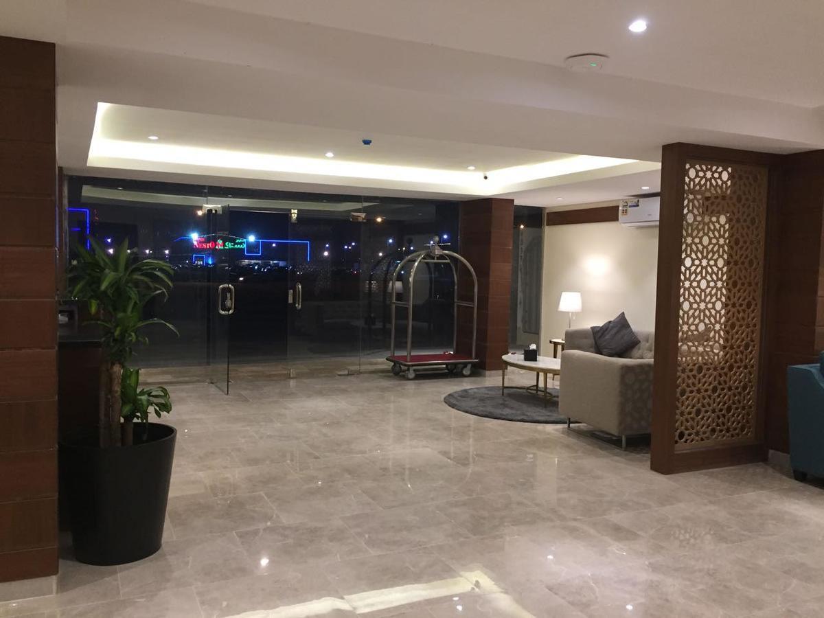 Asfar Plaza Aparthotel Ал Хубар Екстериор снимка
