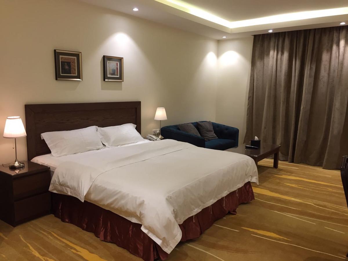 Asfar Plaza Aparthotel Ал Хубар Екстериор снимка