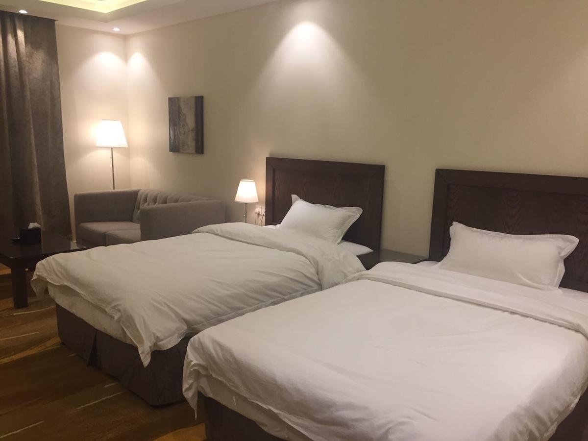 Asfar Plaza Aparthotel Ал Хубар Екстериор снимка