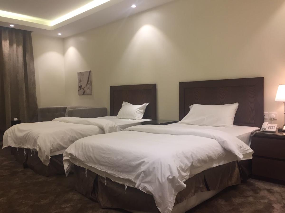 Asfar Plaza Aparthotel Ал Хубар Екстериор снимка